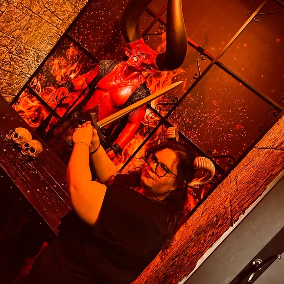 Meet your Posher, Amber - Picture 2 of 5